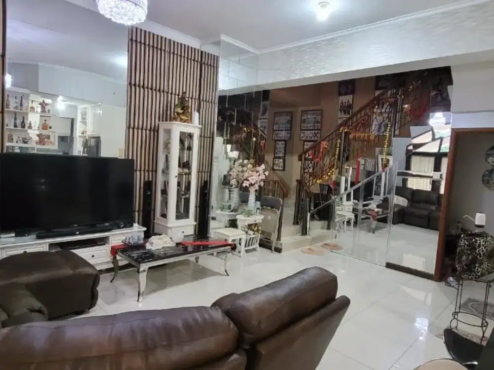 TOWN HOUSE GARDEN MANSION WATER PLACE PAKUWON INDAH, MEWAH
