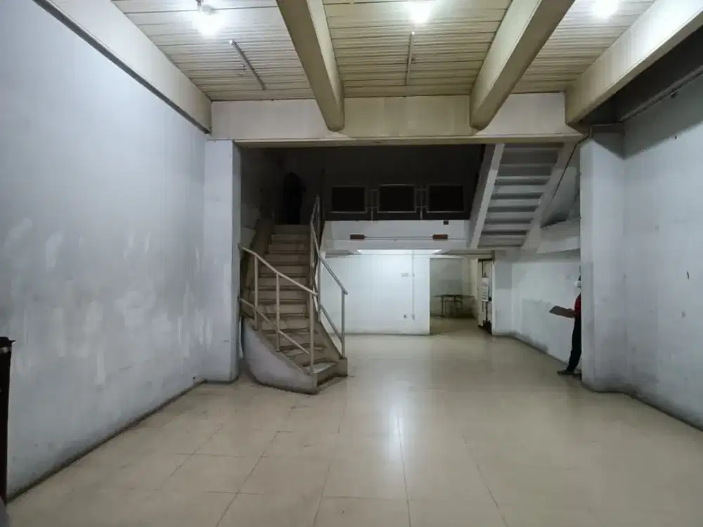 Ruko 3,5 Lantai di Jl. Otto Iskandar Dinata, Bandung