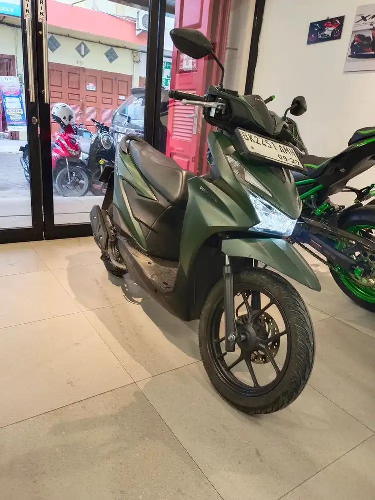 Honda Beat Deluxe CBS ISS Smart Key 2024 warna Hijau Doff Keyless 110