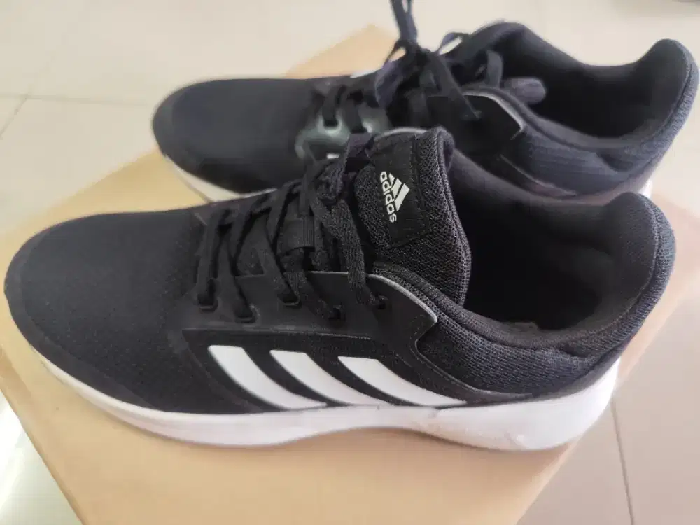 Sepatu Adidas Galaxy 5