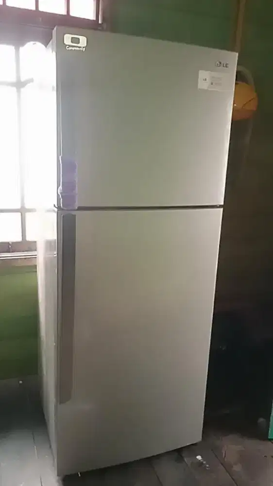 Kulkas 2pintu LG inverter ukuran jumbo no minus.