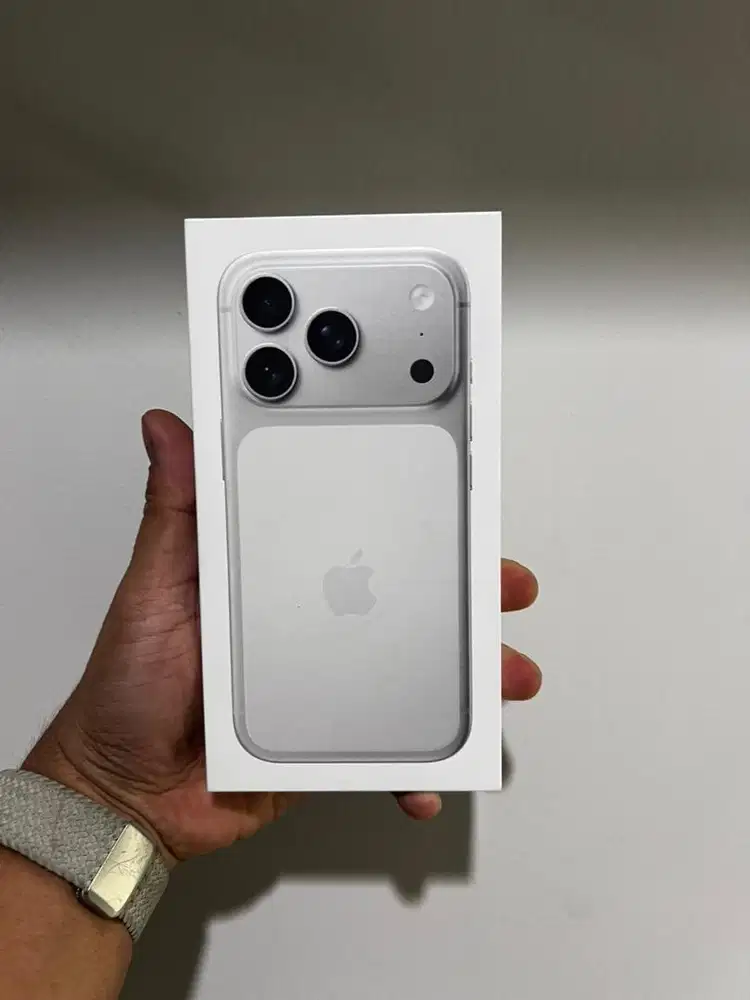 Iphone 17pro 256 silver iBox
