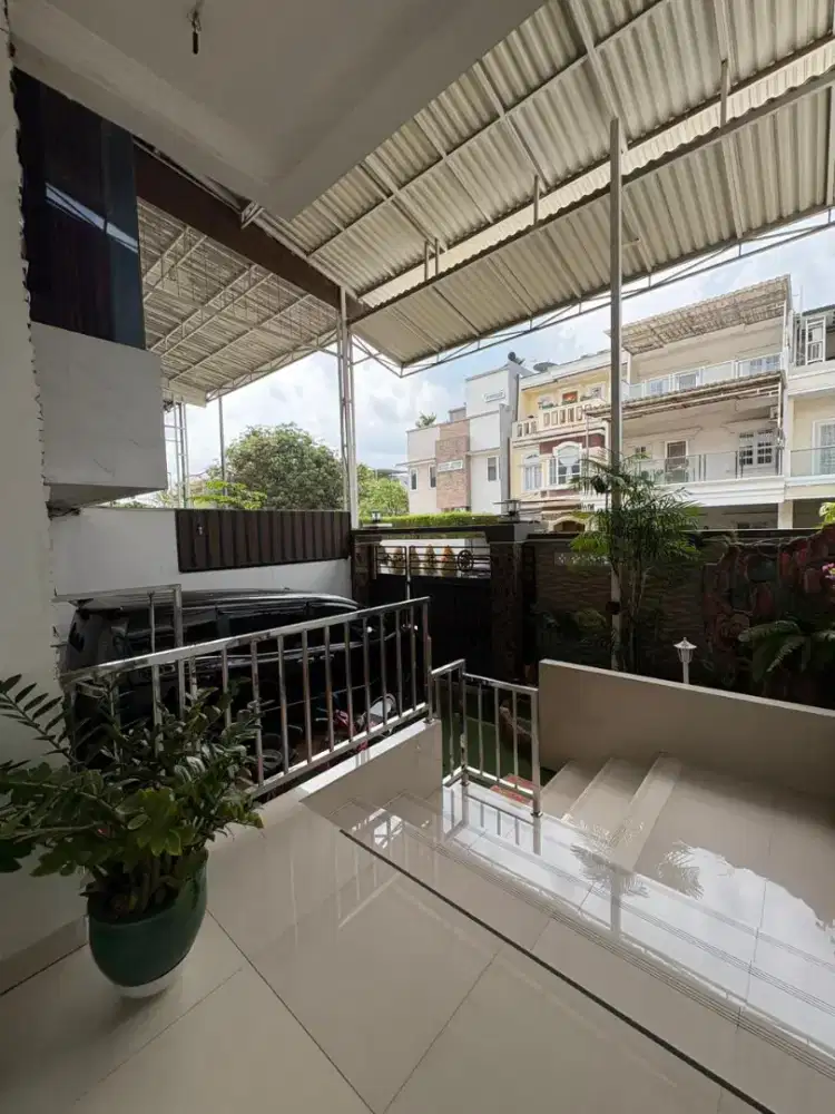 Dijual Cepat Rumah Cluster Semi Furnished di City Resort Jakarta Barat