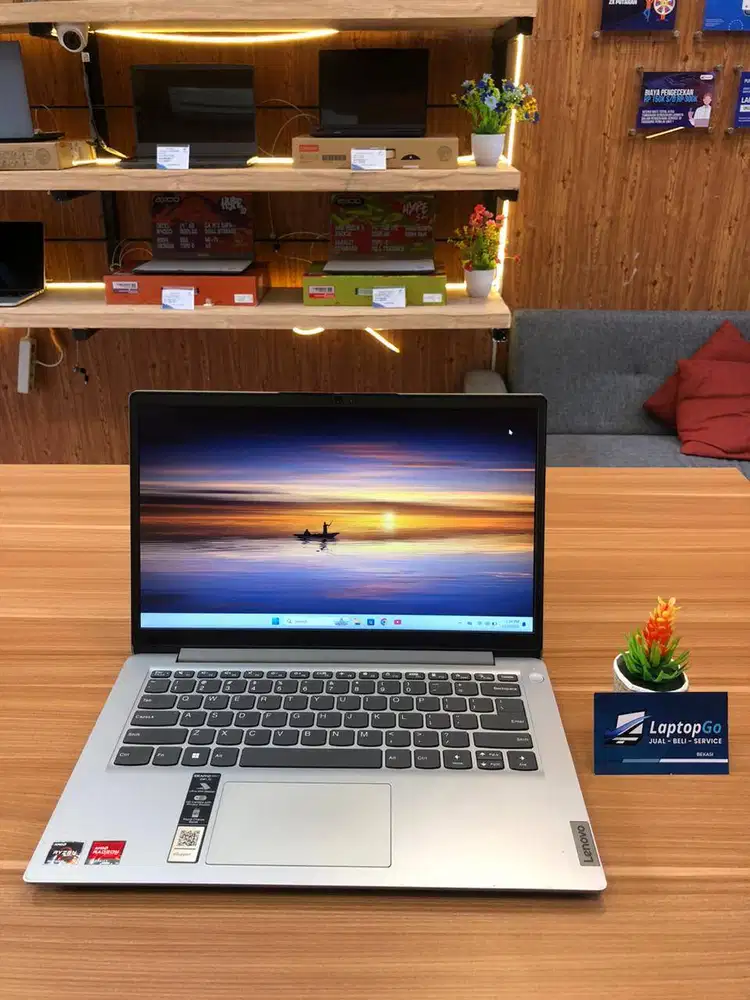 LENOVO IDEAPAD RYZEN 3 RAM 8/256GB RADEON 610M GRAPHIC SECOND BEKAS