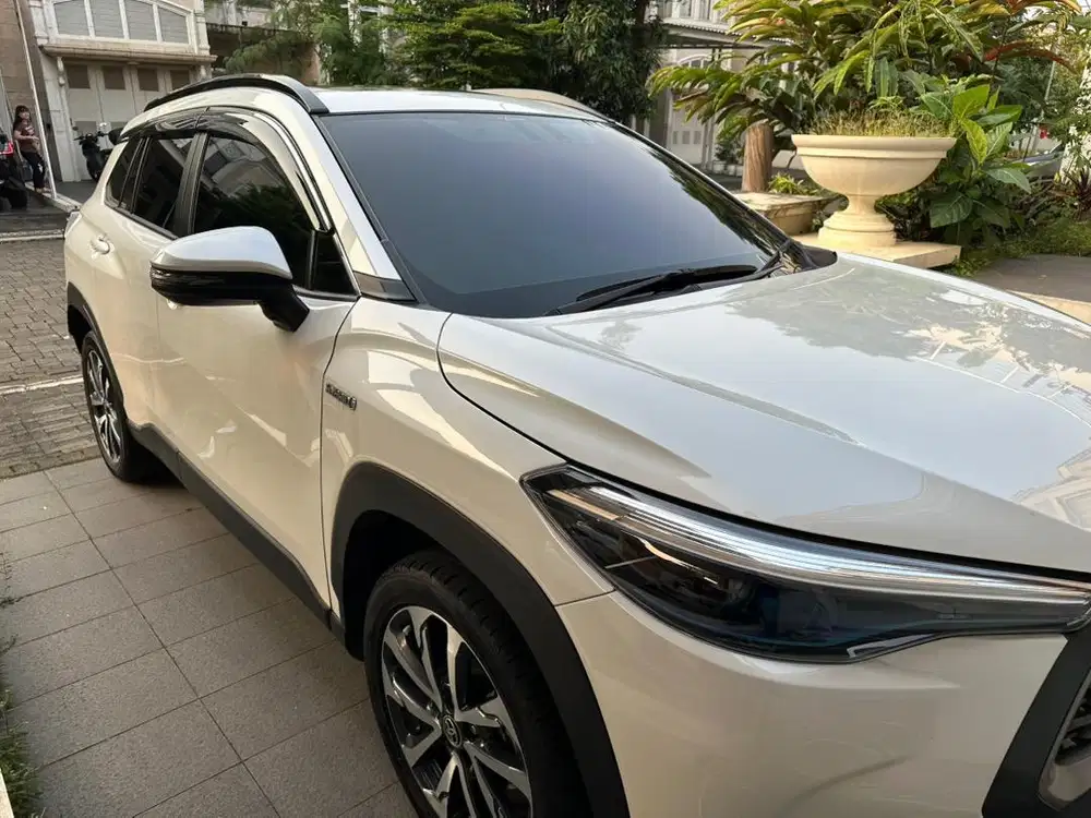 Dijual Corolla Cross Hybrid 2023 putih