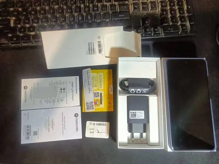 Motorola Moto G86 Power 5G 8/256 warna spellbound