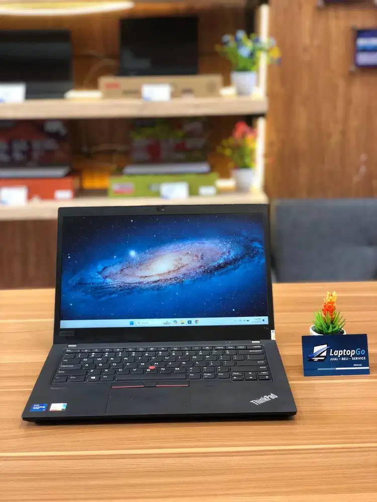 LAPTOP LENOVO CORE I7 RAM 16/256GB INTEL UHD GRAPHIC 620 SECOND BEKAS