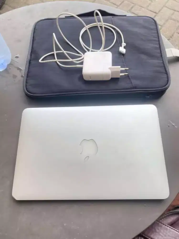 macbook air 2014 core i5 ram 4gb.