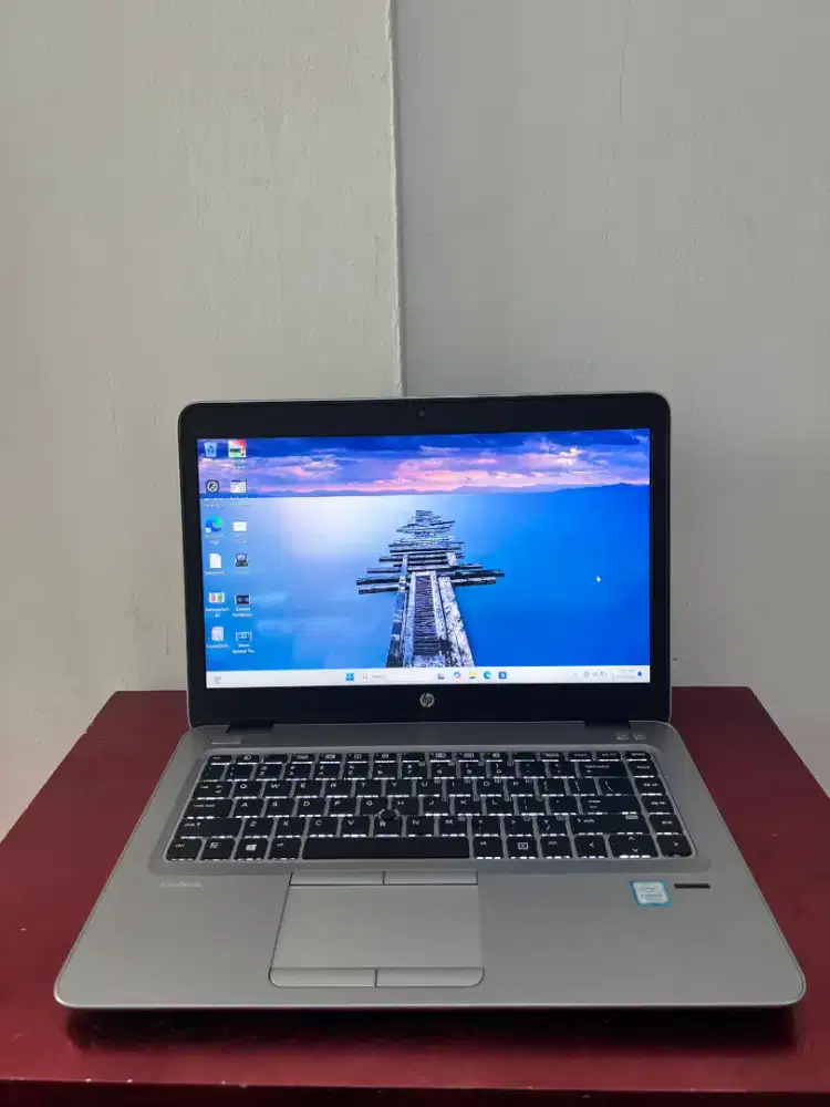 Laptop Hp Intel Core i5 gen7 SSD 256/8 GB keyboard Berlampu