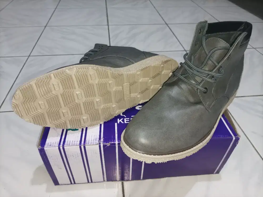 Sepatu boots casual pria
