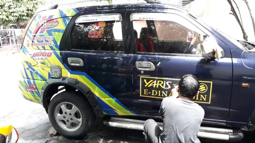 Cutting Sticker & Branding Mobil stiker vinyl oneway wallstiker tembok