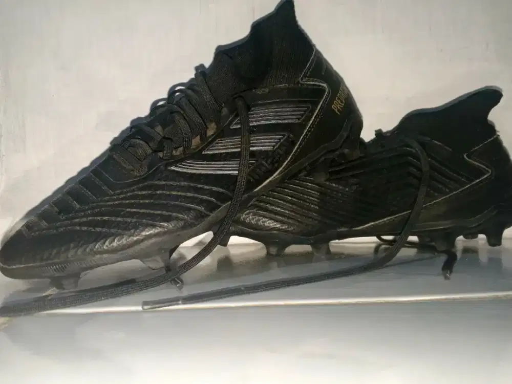 Sepatu bola adidas Predator 19.3