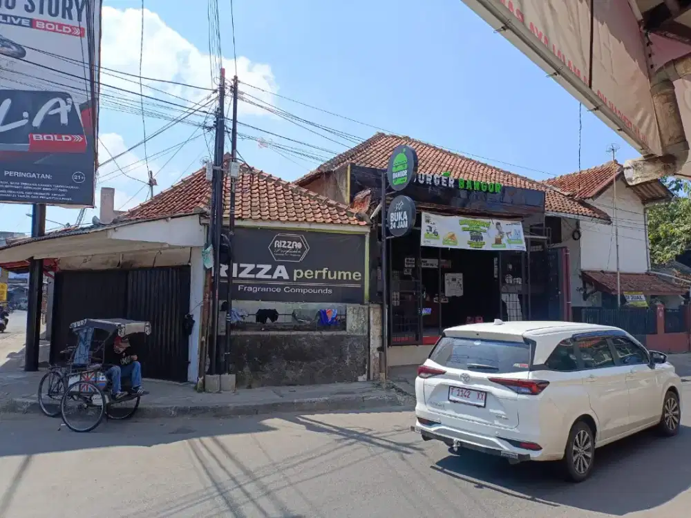 Di jual rumah dan toko