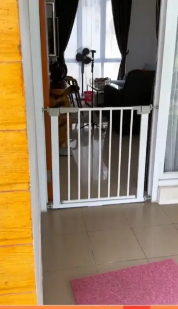 Pagar pengaman untuk bayi safety gate