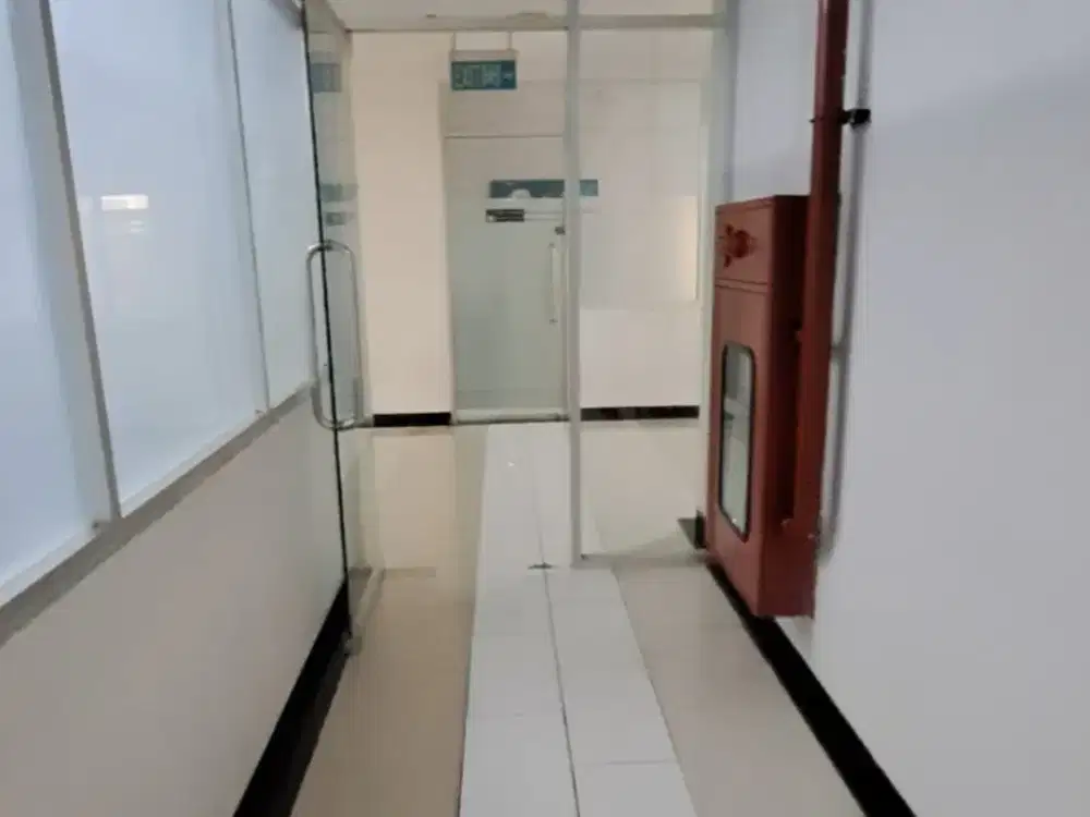 Turun Harga! Disewakan Office space di apartemen Menteng Square terdekat pusat bisnis Jakpus limited unit.