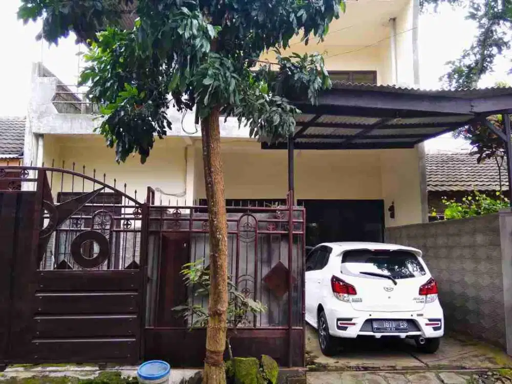 Rumah 2 Lantai Cemorokandang Malang
