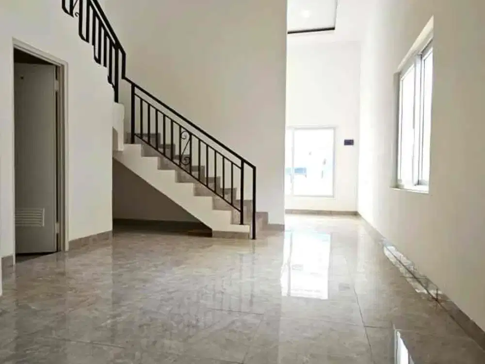Rumah Baru Siap Huni 3 lantai Hook Timur Utara Letak Strategis
