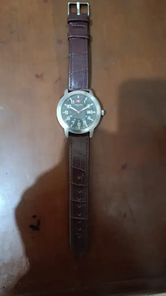Jam tangan swiss army