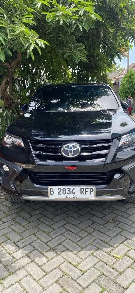 Fortuner 2,4 TRD