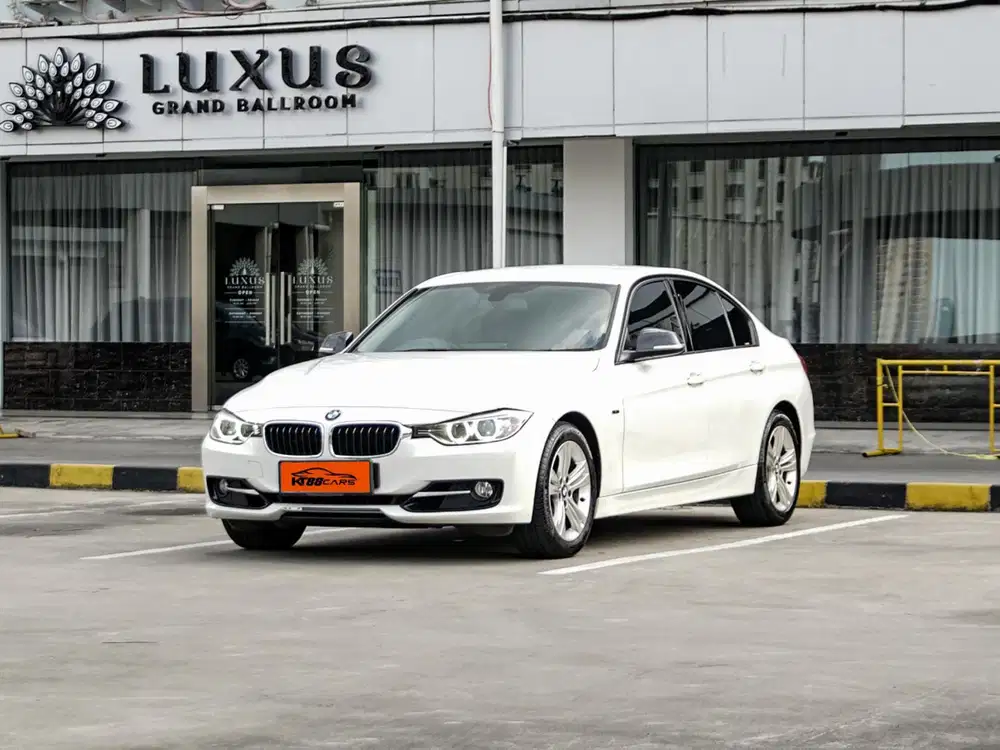 [KM41rb] BMW 320(N20) 2015 Putih, Tdp30jt