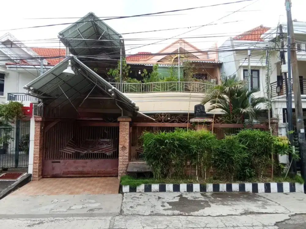 Rumah Nginden Intan  STRATEGIS