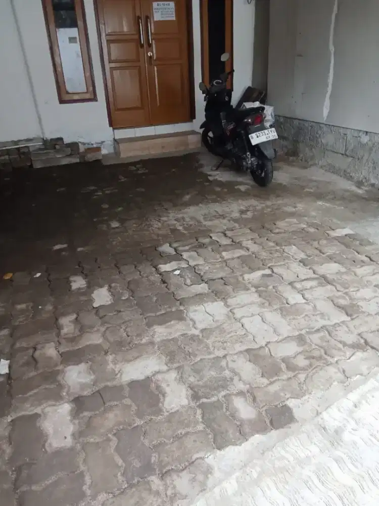 Rumah Strategis Utan Kayu Selatan (Kelapa Puan- Baru renovasi)