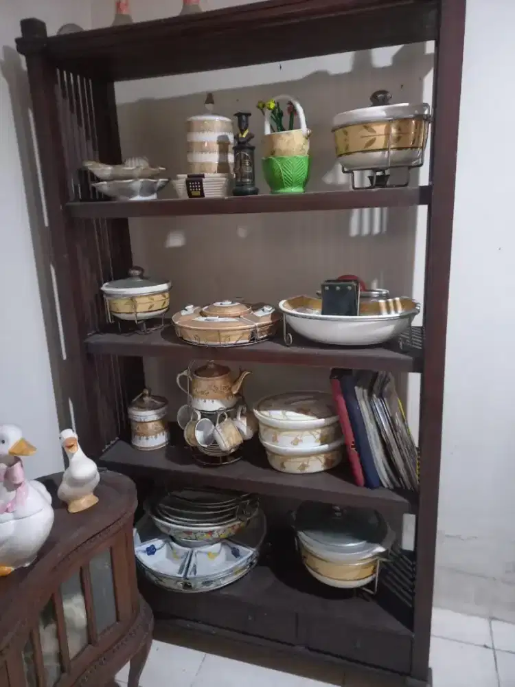 Lemari kayu ambil 2 langsung