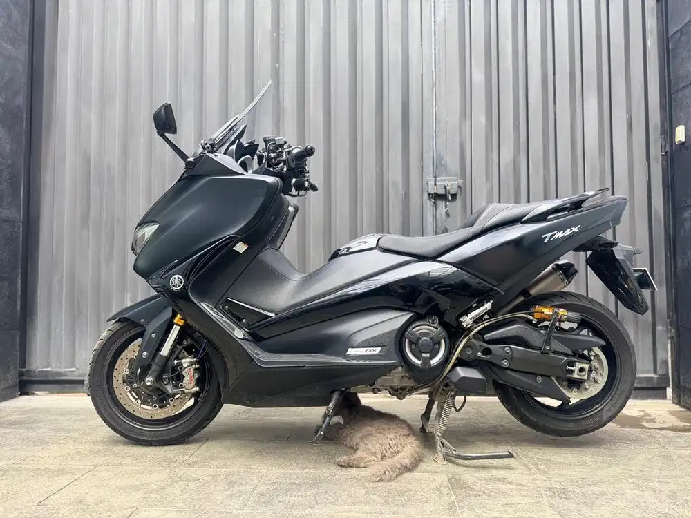 Yamaha tmax DX hitam 2019 fp