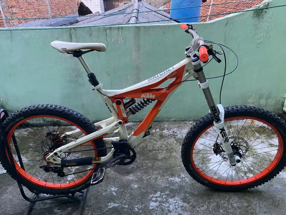 KTM DH Spec josss