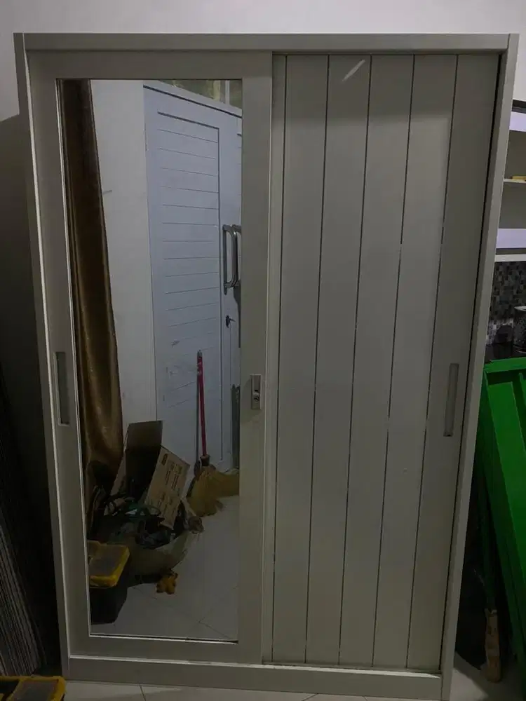 LEMARI BESI KOKOH BISA NEGO