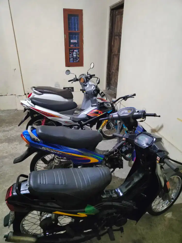Motor / Scoopy plat AD Karanganyar