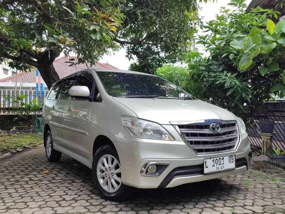 Kijang Innova V 2014 tangan pertama