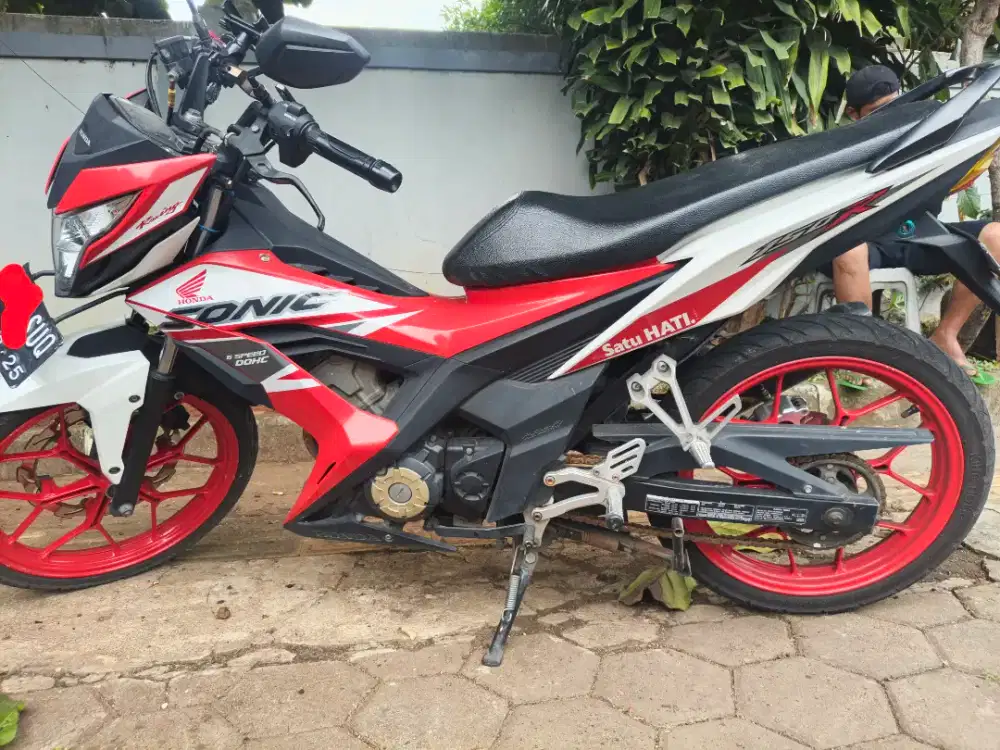Honda Sonic 150R