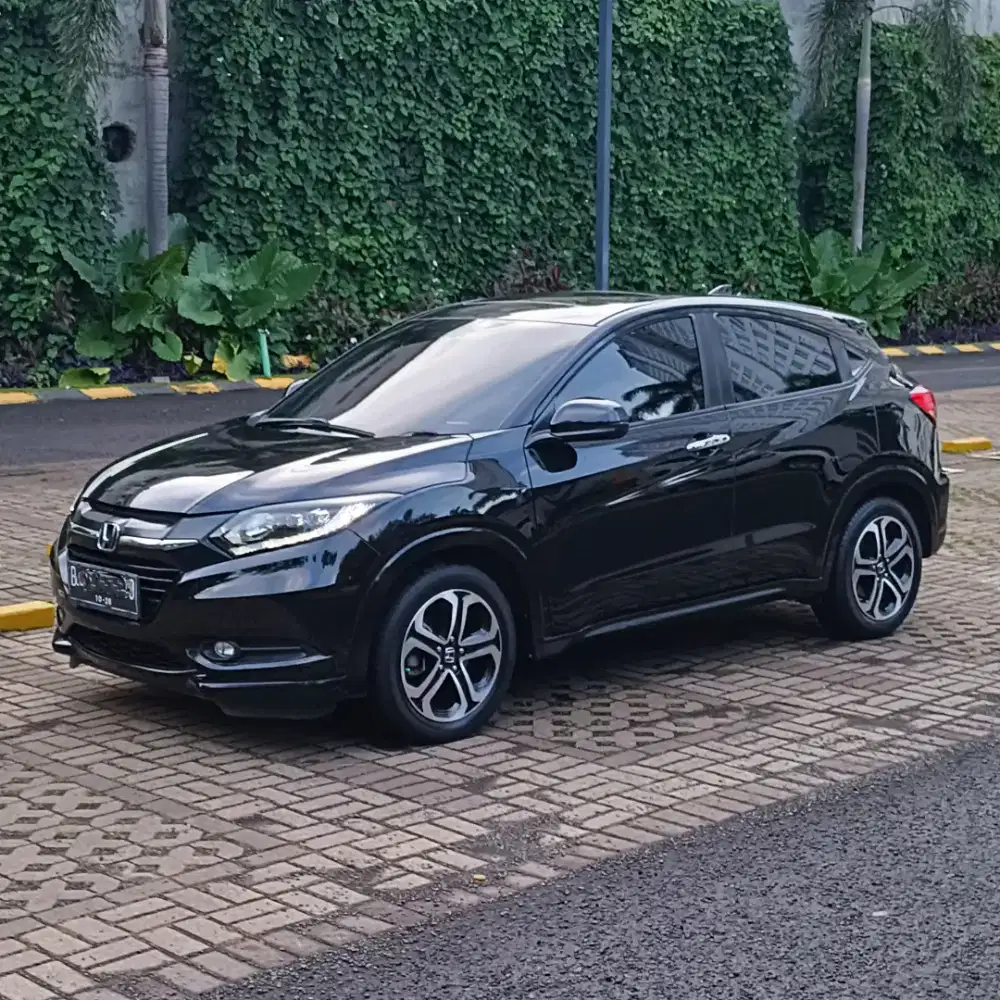 CASH - HONDA HRV PRESTIGE 2016 A/T - LOW KM