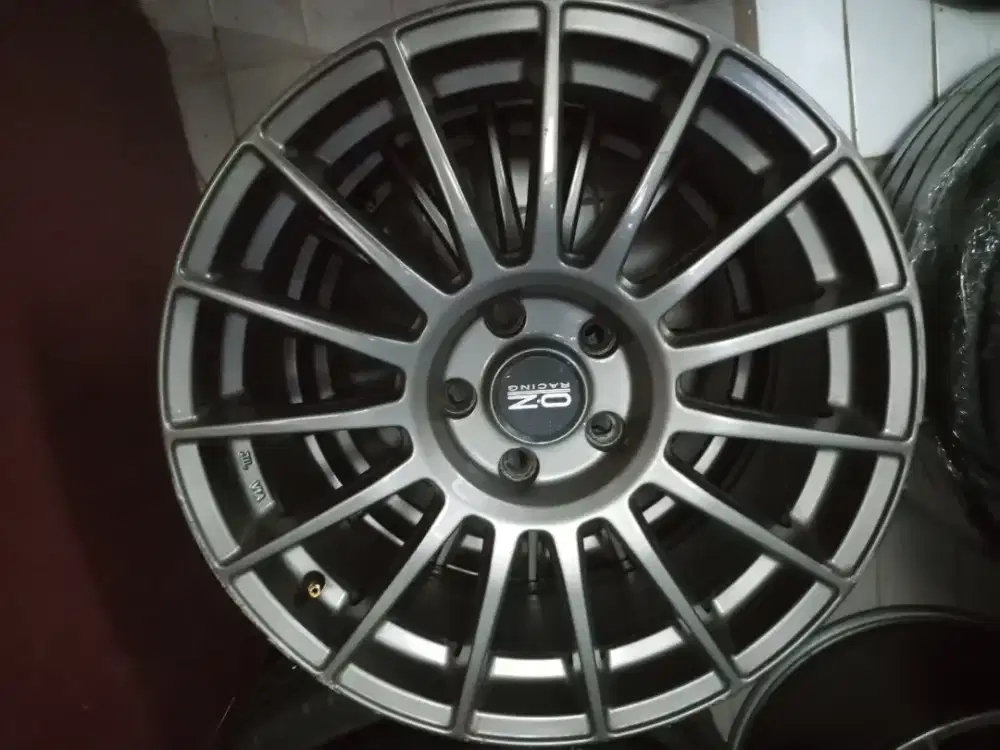 Oz racing R 17 pcd 5