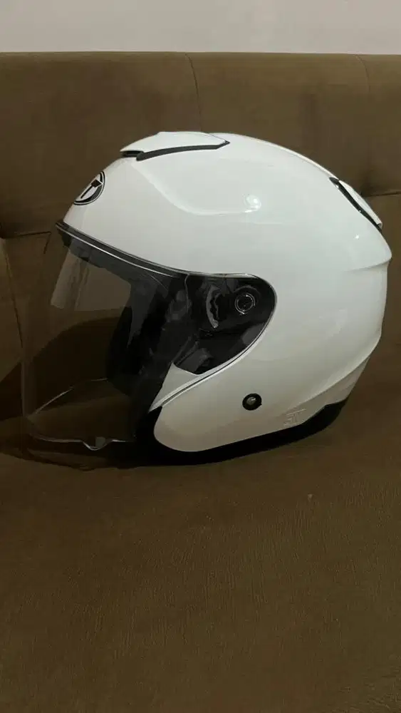 Helm KYT Kyoto kondisi like new pemakaian satu bulan
