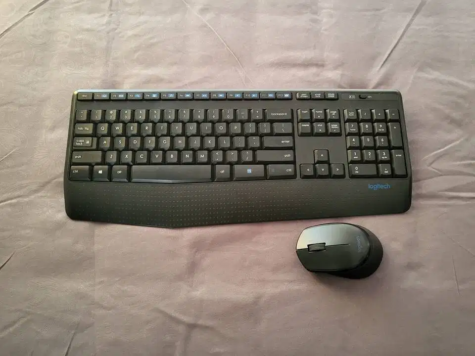 Logitech MK345 Combo Keyboard Mouse Wireless