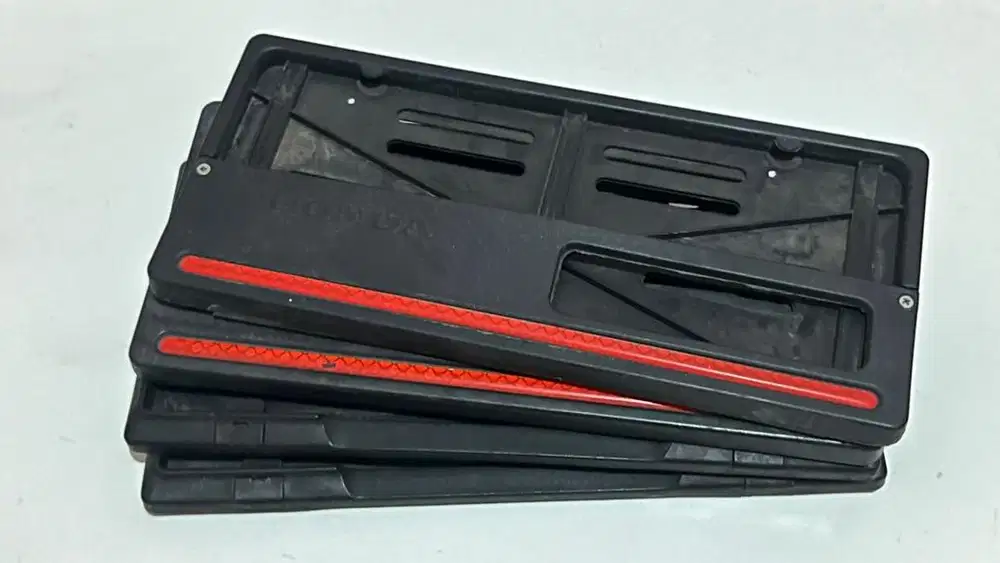 Cover wadah plat nomor