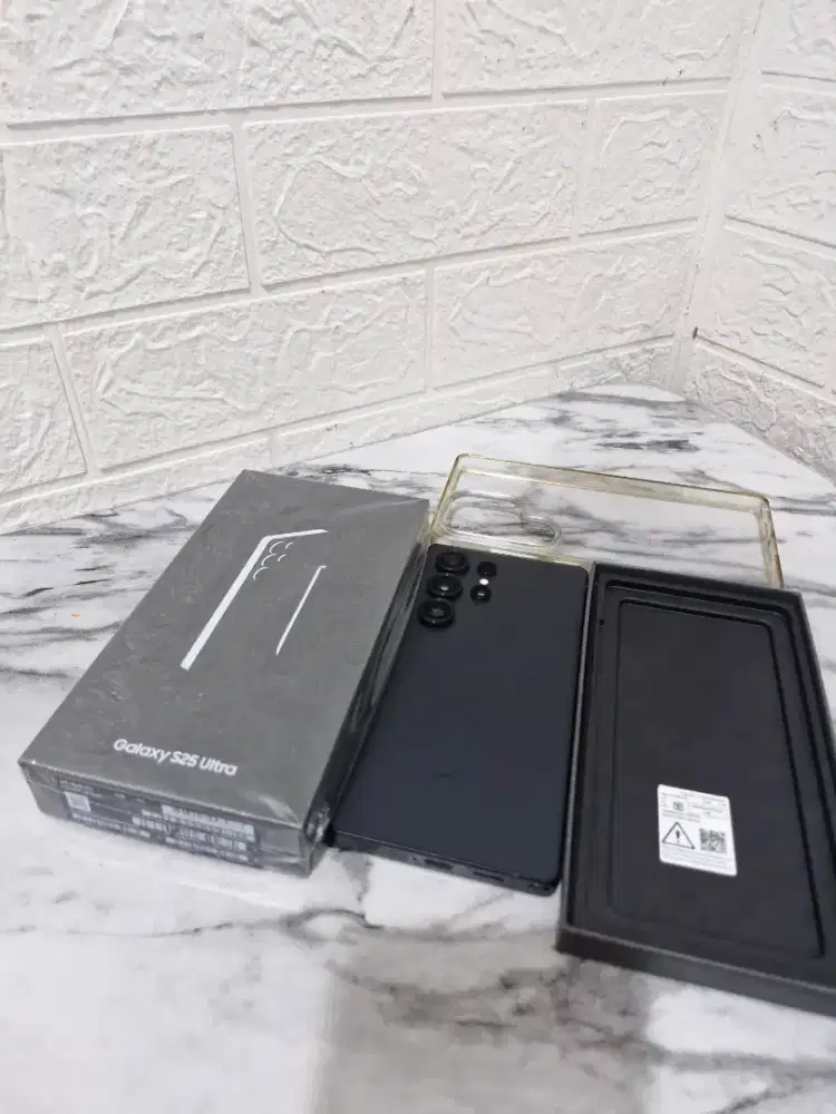 12/1TB S25 Ultra Samsung jet black like new