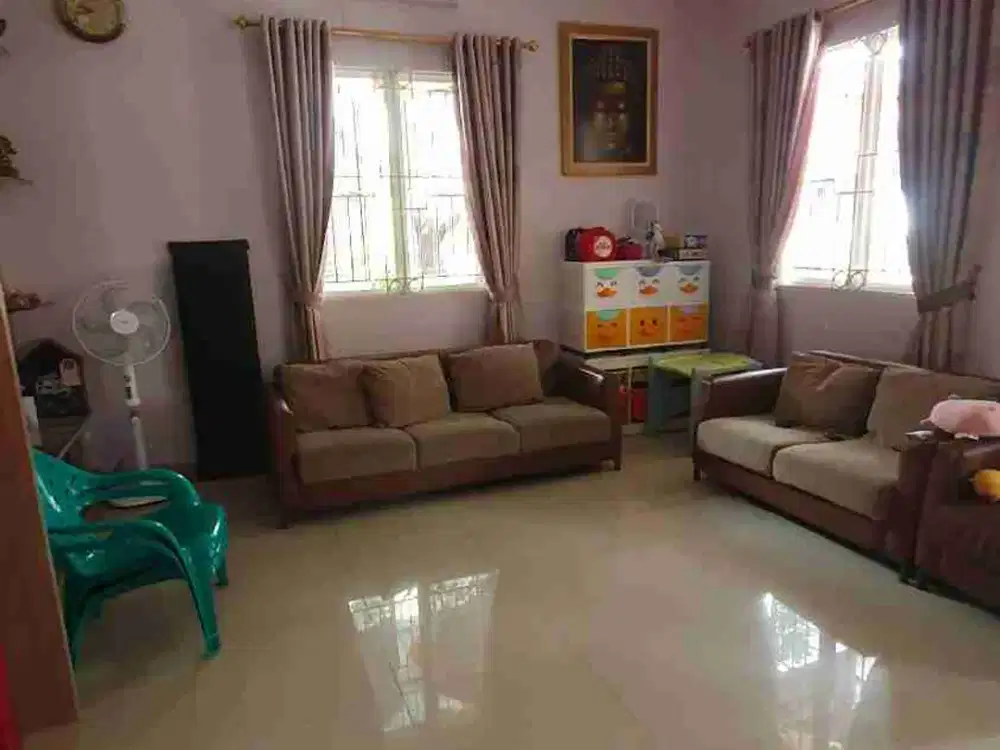 Rumah 2 lt Huk Cantik Rapih Sudah Mengalami Renovasi di Lippo Barat Dijual Cepat