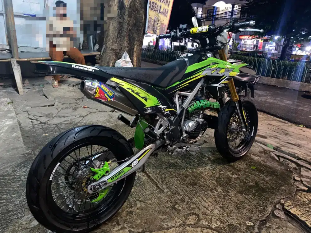DIJUAL MOTOR KAWASAKI KLX 150 SUPERMOTO TH 2019