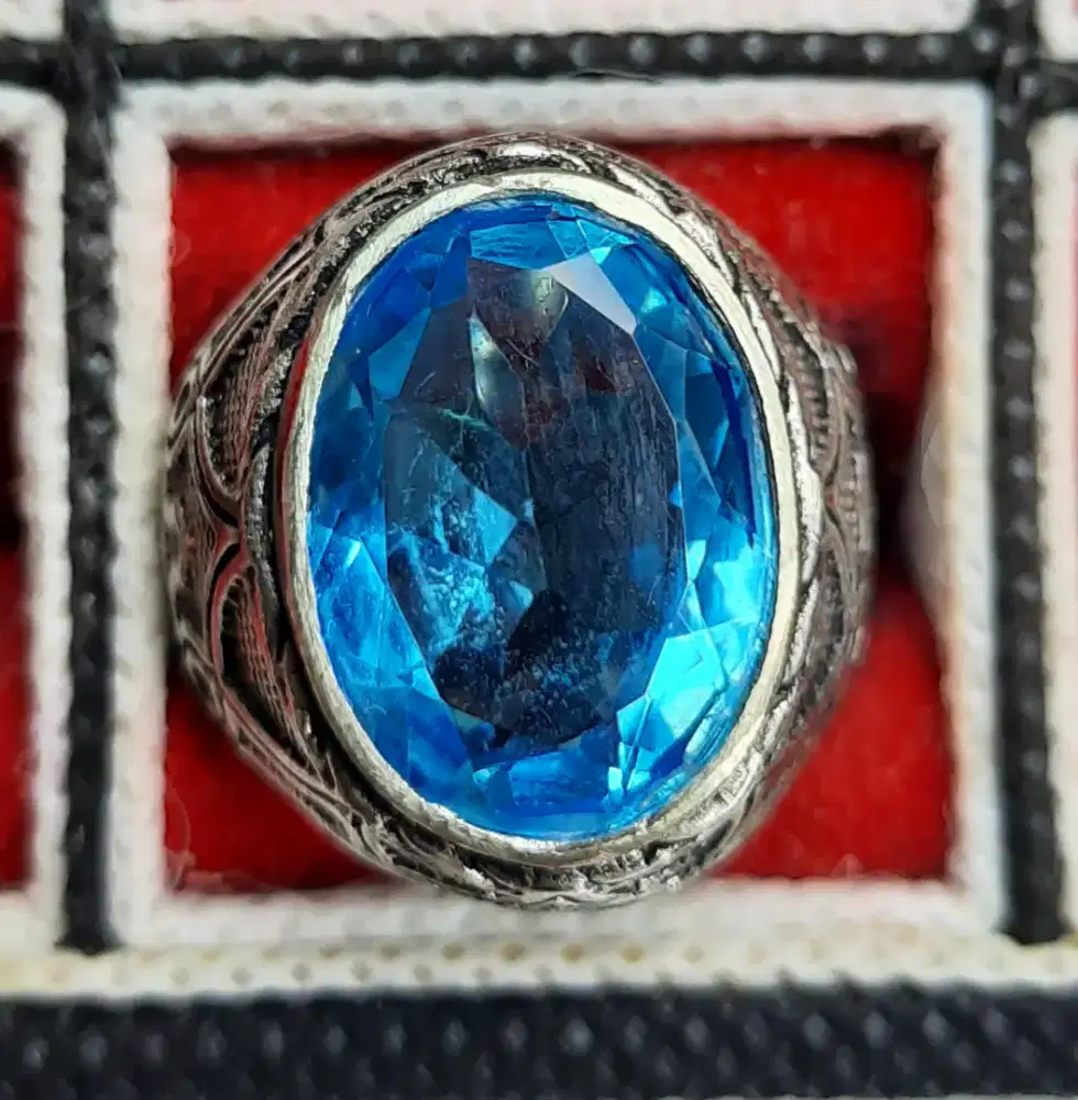 Batu blue topaz