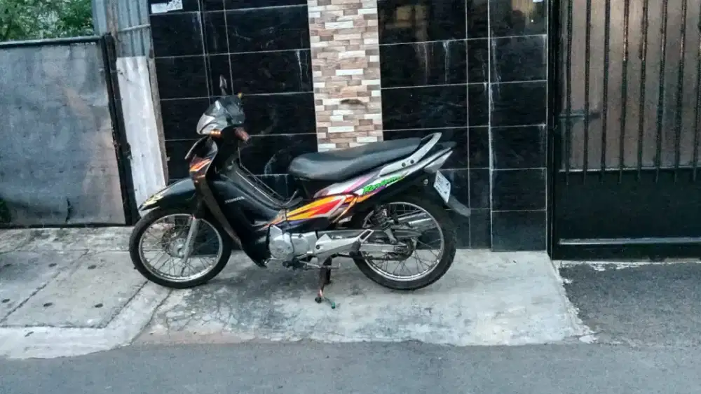 Honda karisma 2004