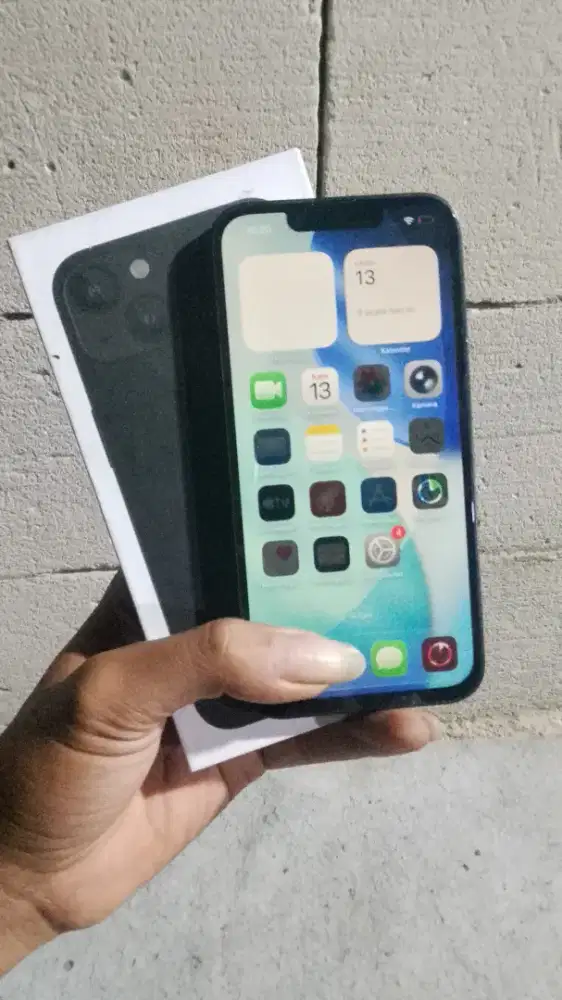 Jual iphone 13/256gb.kondisi mulus.iya minusnLCD aj gantian