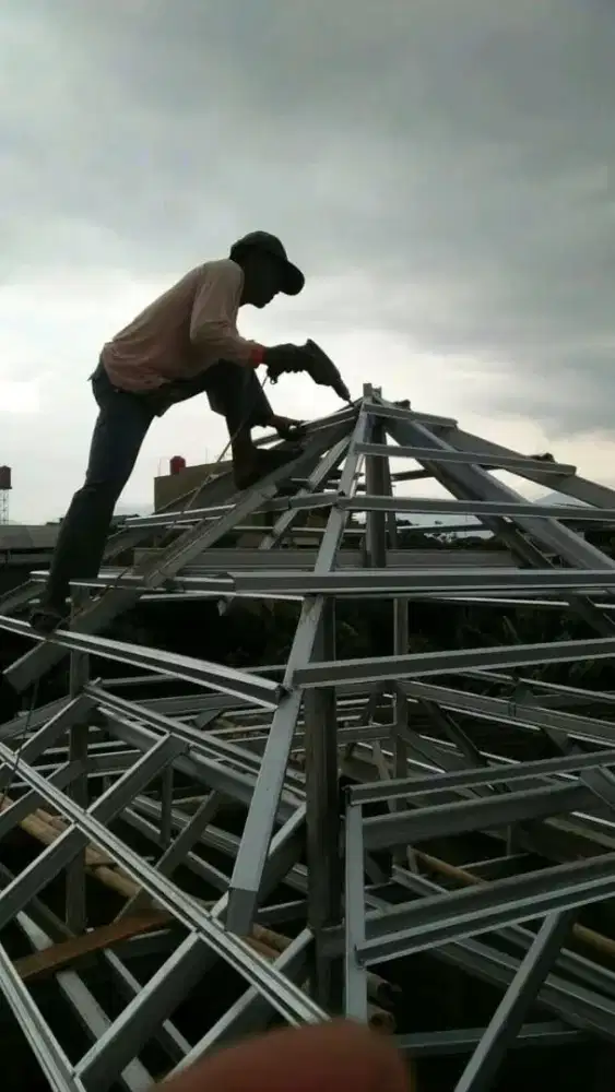 Tukang atap rumah bocor, baja ringan, renovasi rumah dll