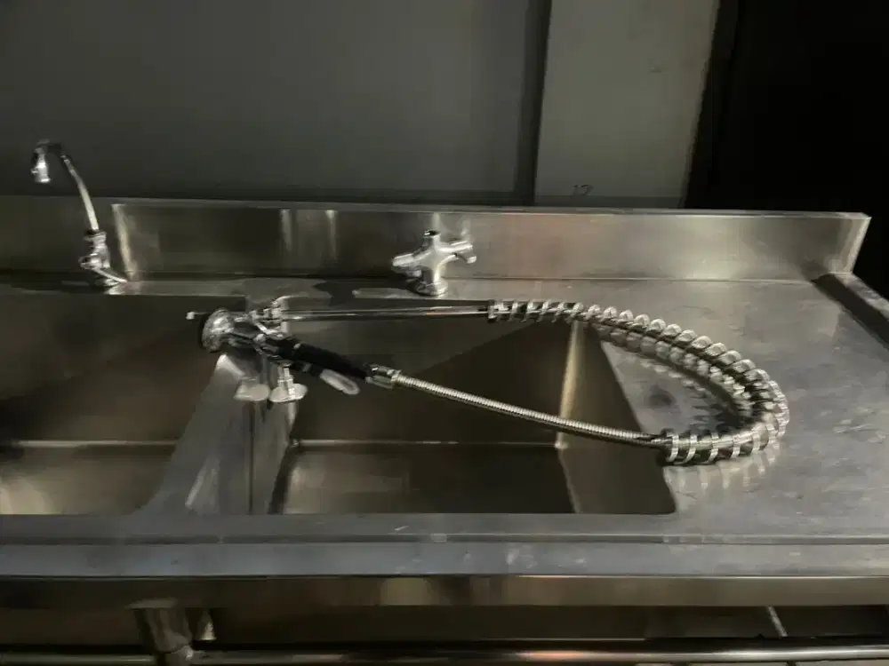 Double Sink

Bahan Stainless 201