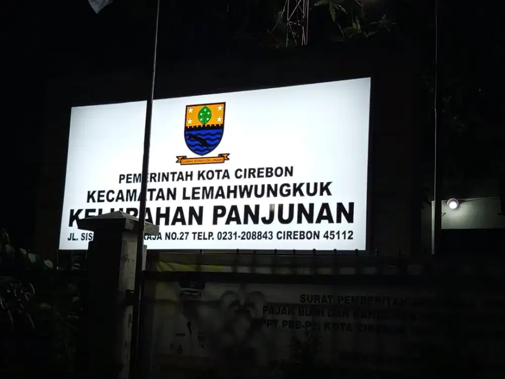 Neonbox papan nama rekalme