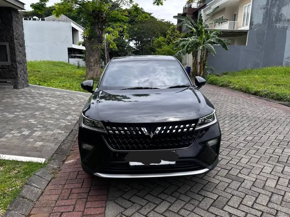 Wuling Alvez 1.5 SE Bensin-MT 2023 Hitam