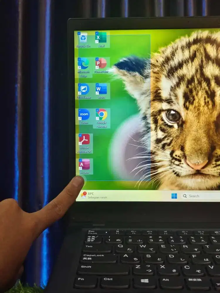 Laptop Lenovo Thinkpad x1 carbon i5 Gen 8 Laptop slim siap pakai