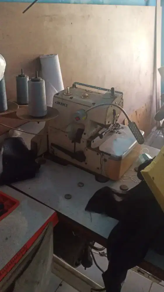 Mesin jahit siap pakai